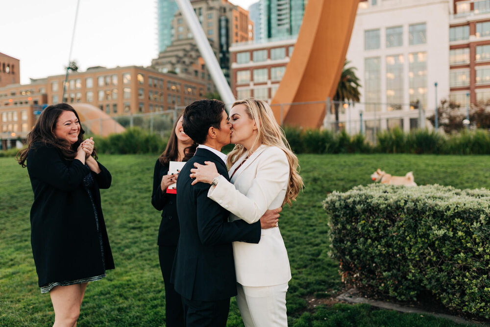  Couple shares a first kiss in front of Cupid’s Span for their Embarcadero elopement 